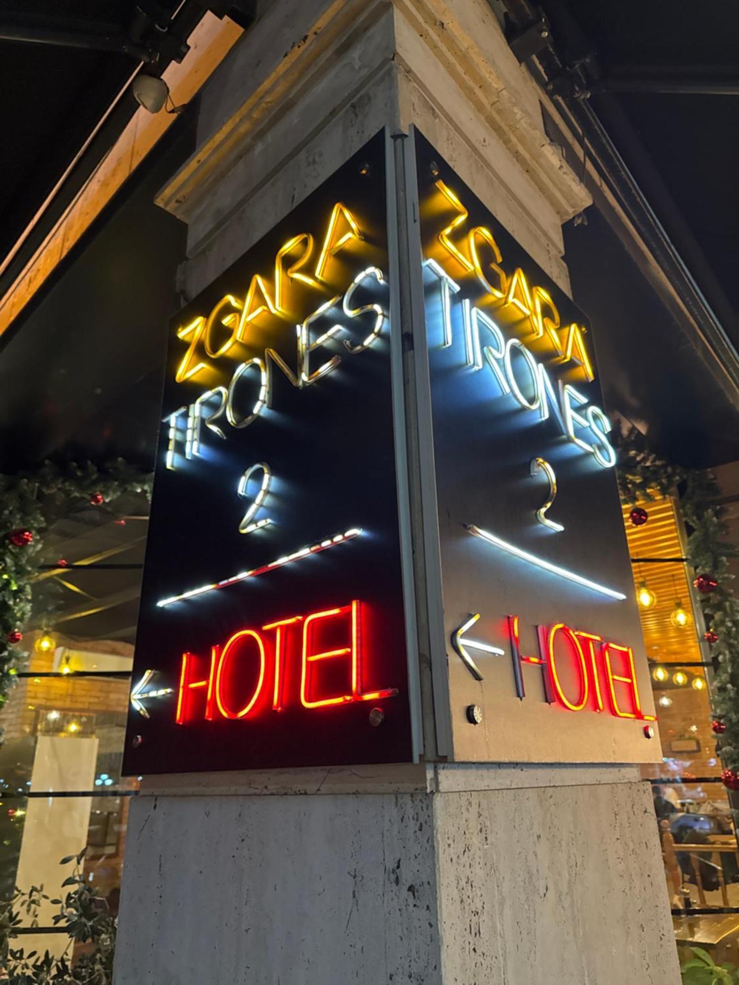 Hotel Tirona Тирана Екстер'єр фото