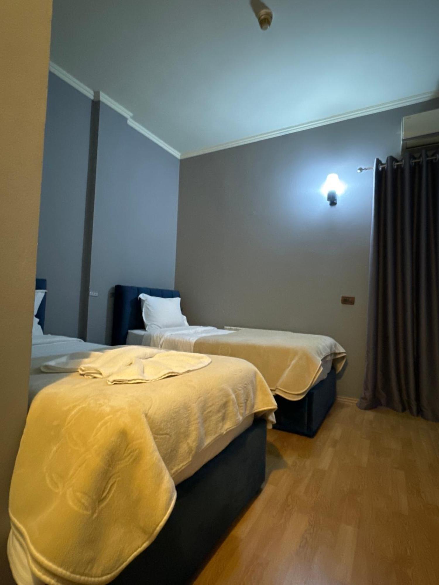 Hotel Tirona Тирана Екстер'єр фото