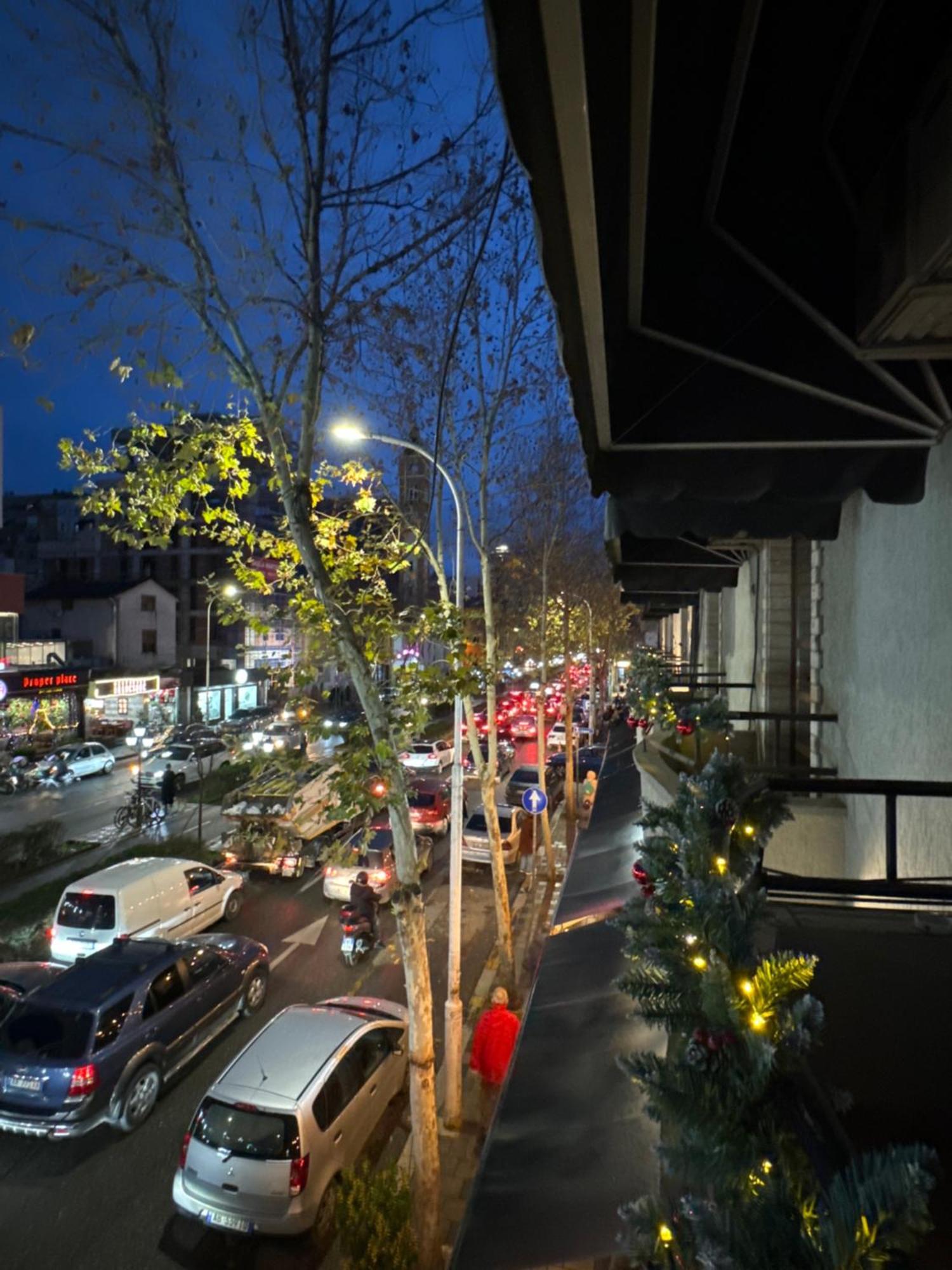 Hotel Tirona Тирана Екстер'єр фото