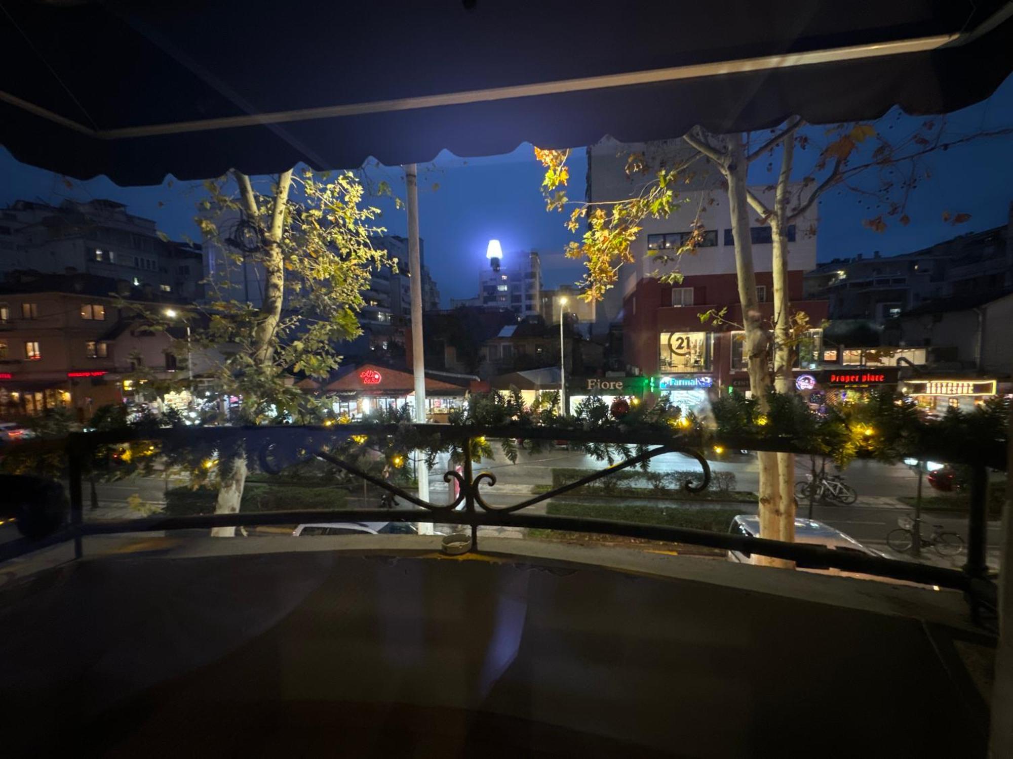 Hotel Tirona Тирана Екстер'єр фото