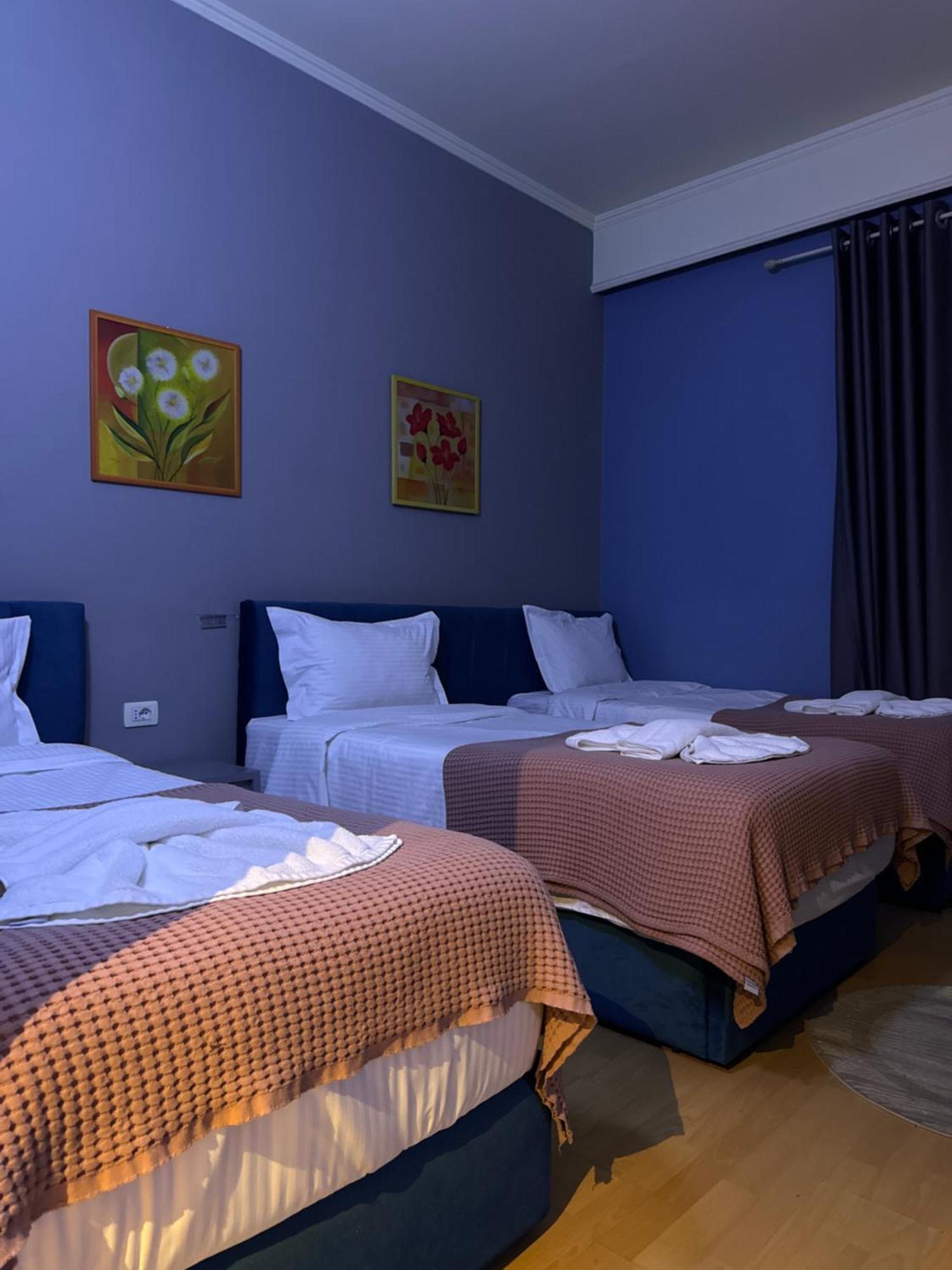 Hotel Tirona Тирана Екстер'єр фото