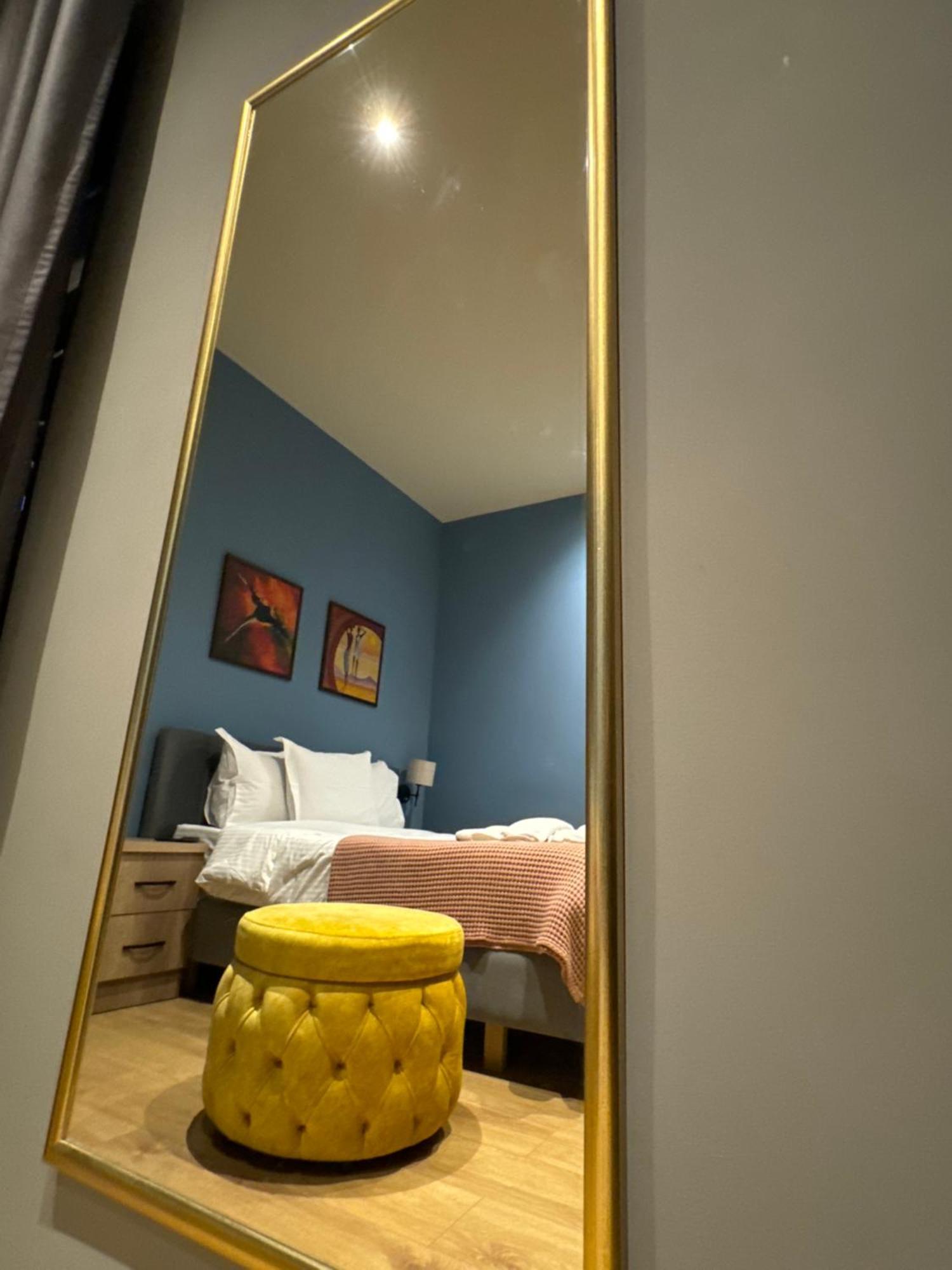 Hotel Tirona Тирана Екстер'єр фото