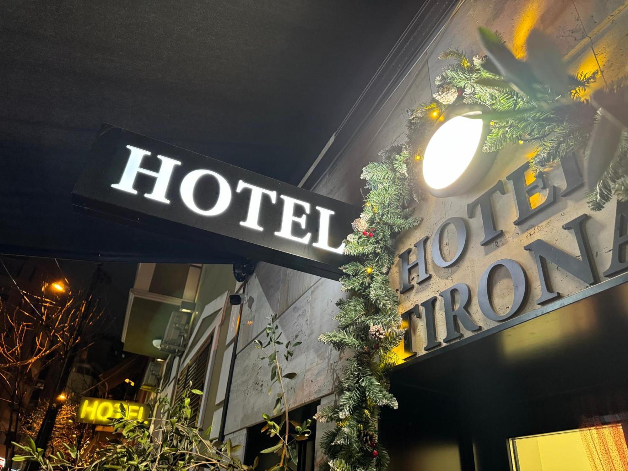 Hotel Tirona Тирана Екстер'єр фото