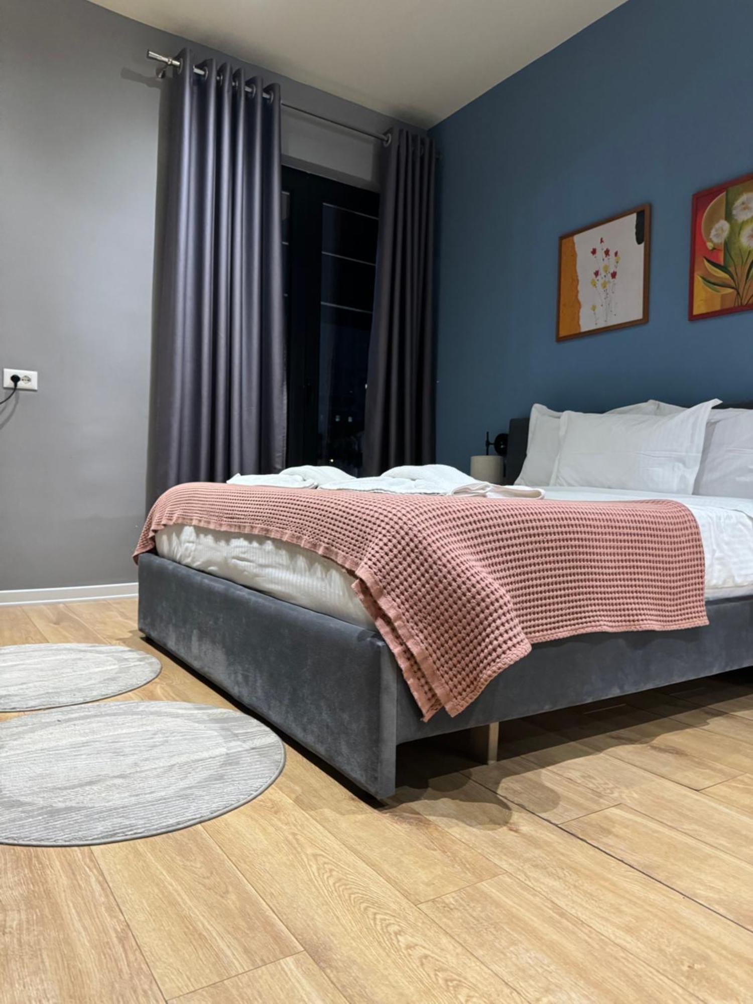 Hotel Tirona Тирана Екстер'єр фото